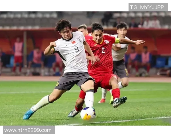 中国足球新星李吉宁崭露头角 展现出色技术与潜力的未来之星 中国足球新星李吉宁崭露头角 展现出色技术与潜力的未来之星