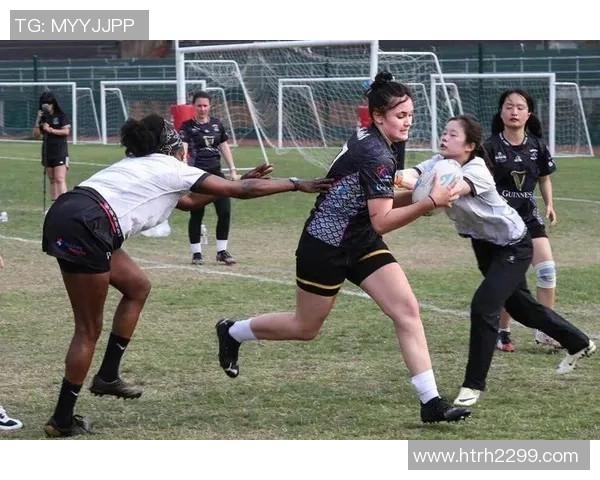 当足球球星的老婆走上绿茵场展现她们的速度与激情