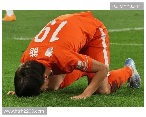 男生足球球星睡衣款式推荐 打造舒适与时尚兼具的居家风格 男生足球球星睡衣款式推荐 打造舒适与时尚兼具的居家风格