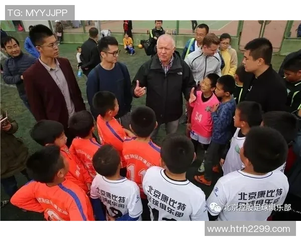 足球球星与篮球队的跨界合作与互相影响的深度探讨 足球球星与篮球队的跨界合作与互相影响的深度探讨