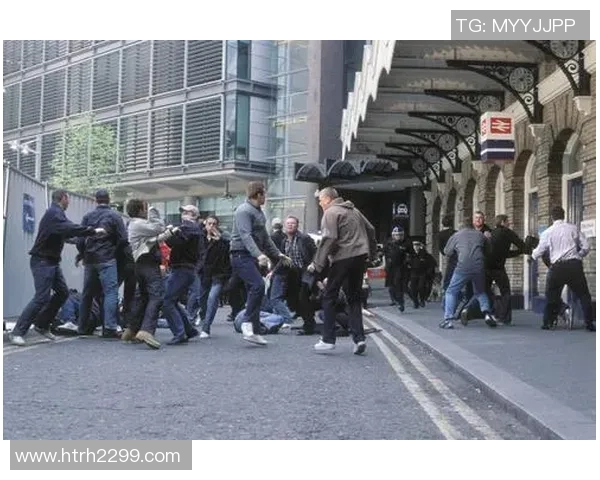 连尼加:从英格兰足球传奇到赛场外的多重身份与人生转型